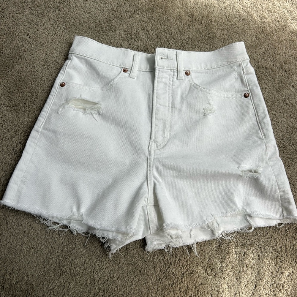 Express Womens size 4 denim white jean super high rise‎ Mom shorts